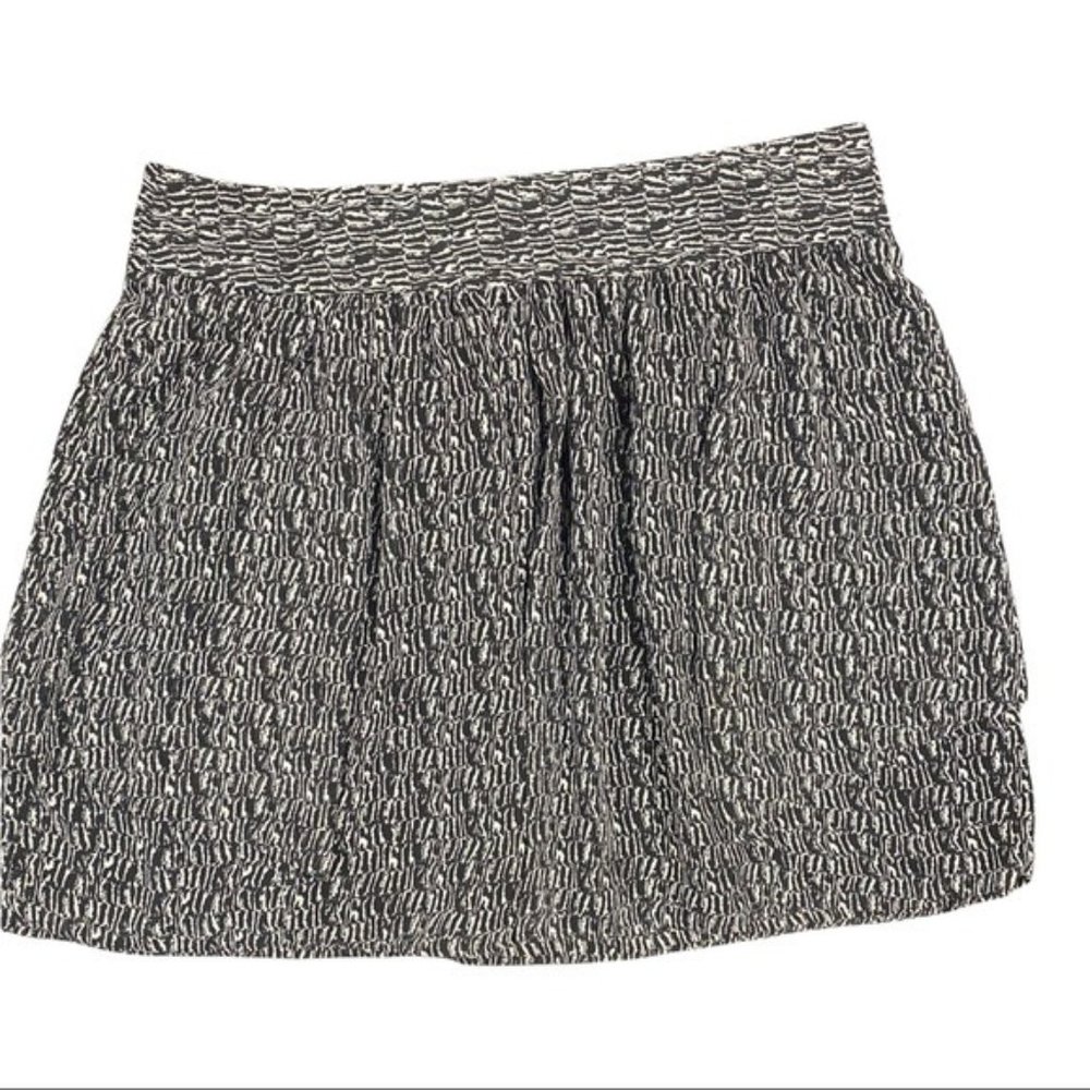 Gap Skirt Black and white Print Skater Skirt Size 4 EUC